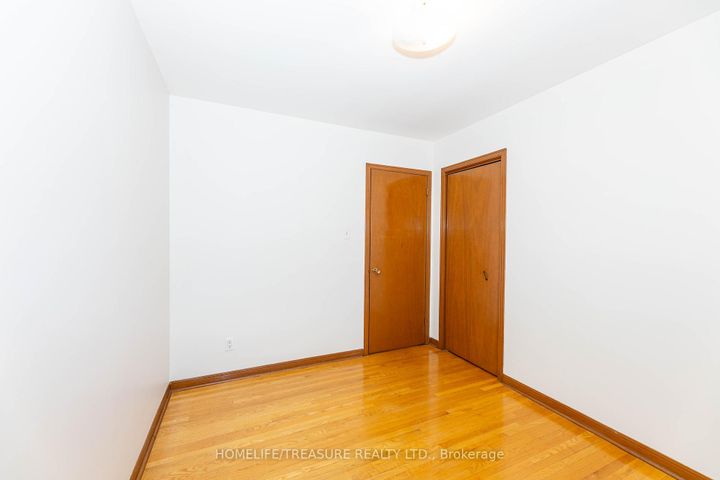 Photo 15 at 85 Downsview Avenue, CFB, Toronto
