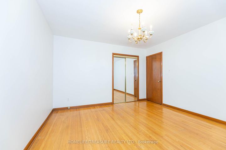 Photo 16 at 85 Downsview Avenue, CFB, Toronto