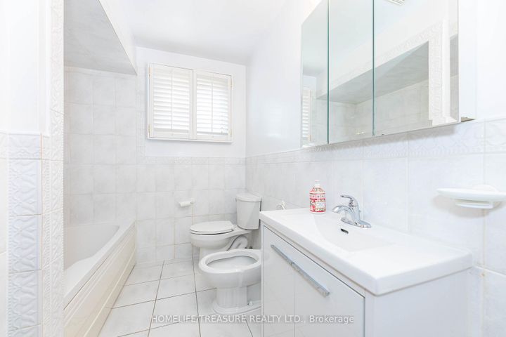 Photo 17 at 85 Downsview Avenue, CFB, Toronto
