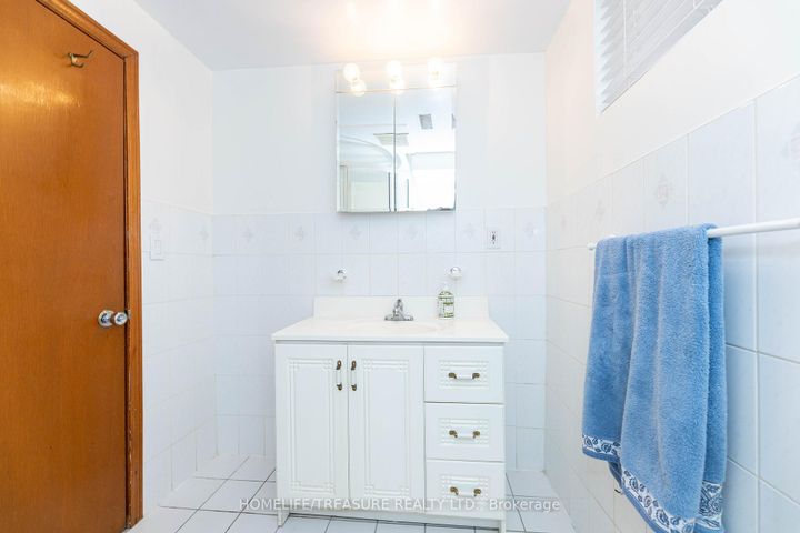 Photo 23 at 85 Downsview Avenue, CFB, Toronto