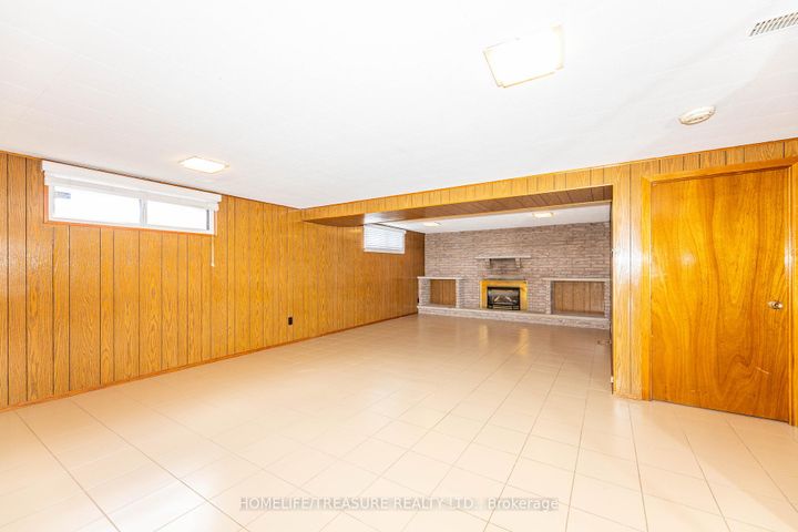 Photo 27 at 85 Downsview Avenue, CFB, Toronto