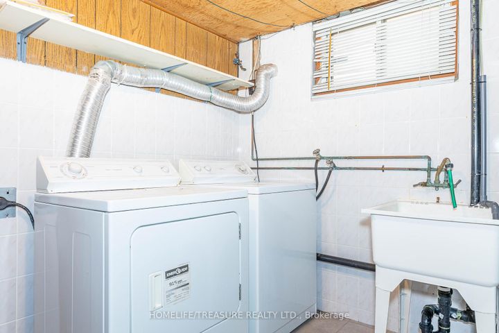 Photo 31 at 85 Downsview Avenue, CFB, Toronto