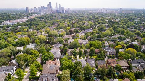 Photo 20 at 412 Glenayr Road, Forest Hill South, Toronto