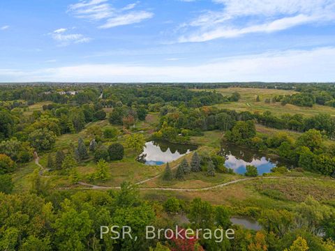 Photo 30 at 50 - 117 Powseland Crescent, West Woodbridge, Vaughan