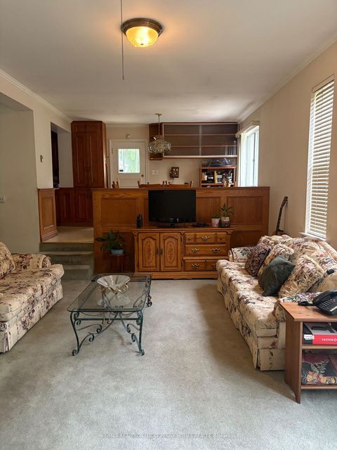 Photo 6 at 61 Hurlingham Crescent, Don Mills, Toronto