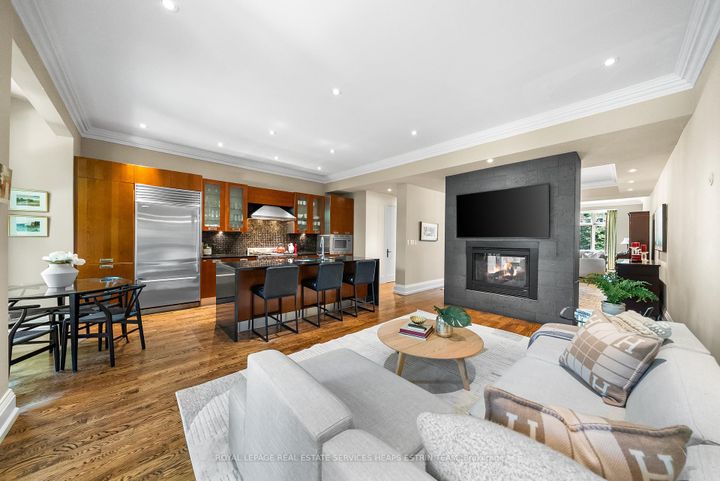 Photo 10 at 114 Belsize Drive, Mount Pleasant West, Toronto
