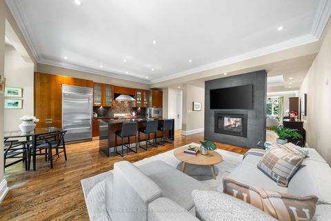 Photo 10 at 114 Belsize Drive, Mount Pleasant West, Toronto
