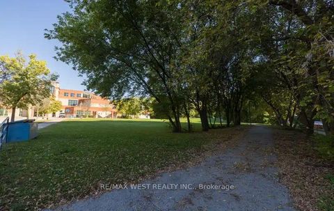 Photo 2 at 1405 - 85 Emmett Avenue, Mount Dennis, Toronto