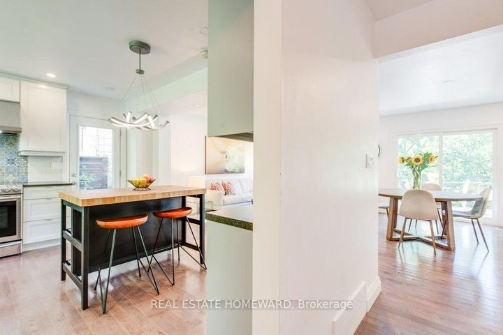 Photo 6 at 180 Ellis Avenue, Swansea, Toronto