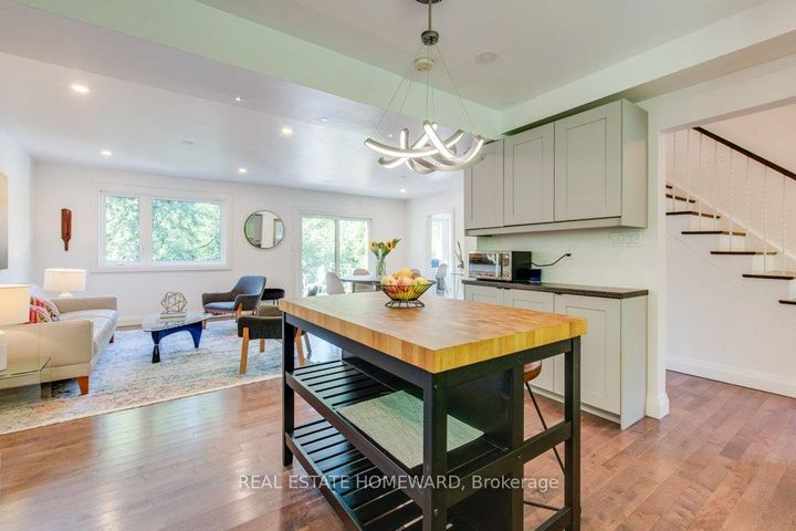 Photo 8 at 180 Ellis Avenue, Swansea, Toronto