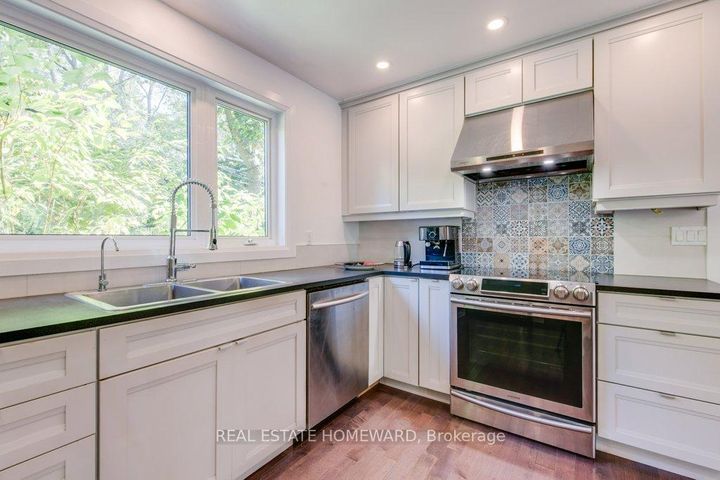 Photo 10 at 180 Ellis Avenue, Swansea, Toronto
