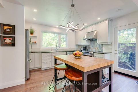 Photo 7 at 180 Ellis Avenue, Swansea, Toronto