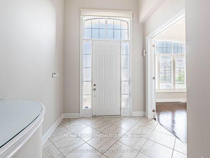 Photo 5 at 28 Elbern Markell Drive W, Credit Valley, Brampton