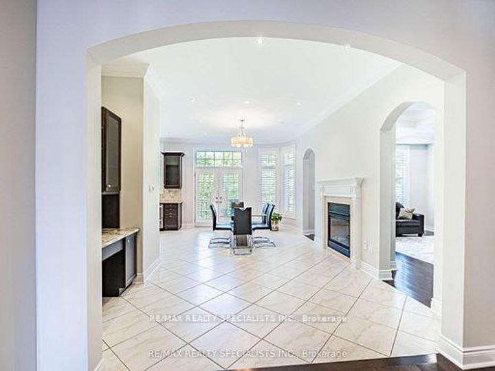 Photo 10 at 28 Elbern Markell Drive W, Credit Valley, Brampton