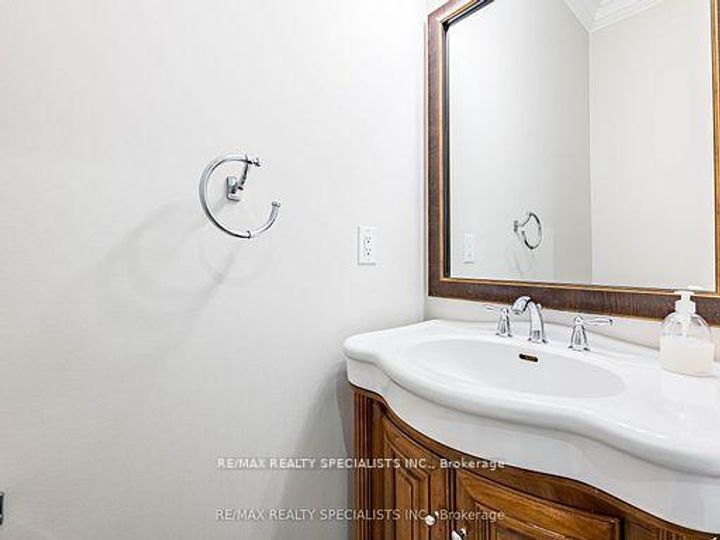 Photo 18 at 28 Elbern Markell Drive W, Credit Valley, Brampton
