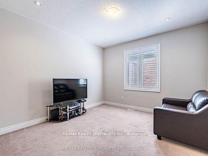 Photo 29 at 28 Elbern Markell Drive W, Credit Valley, Brampton