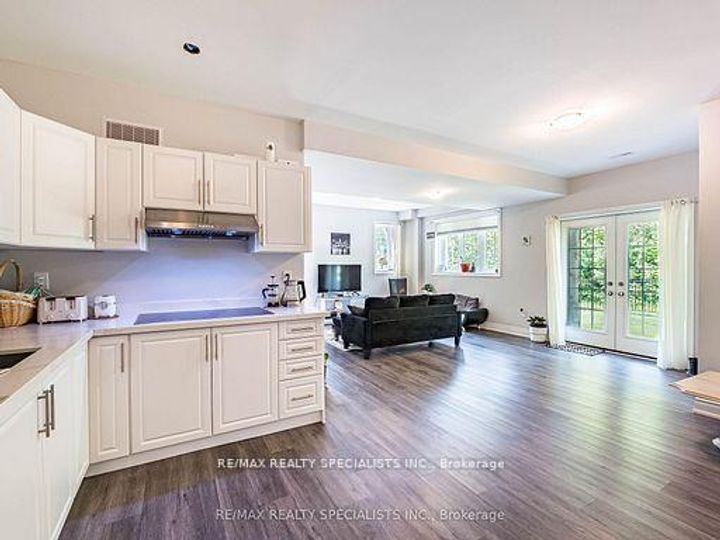 Photo 38 at 28 Elbern Markell Drive W, Credit Valley, Brampton