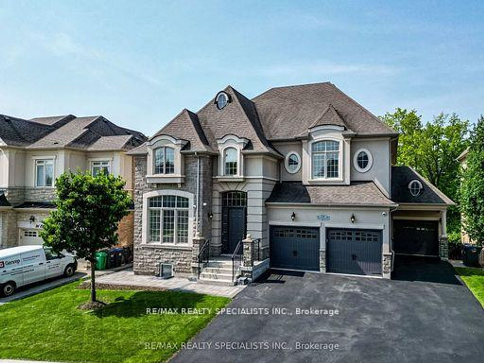 28 Elbern Markell Drive W, Credit Valley, Brampton 2