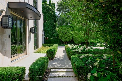 Photo 2 at 20 Forest Glen Crescent, York Mills, Toronto