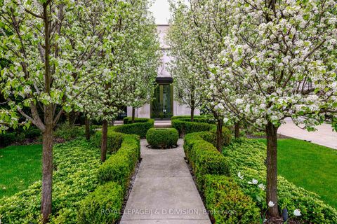 Photo 3 at 20 Forest Glen Crescent, York Mills, Toronto