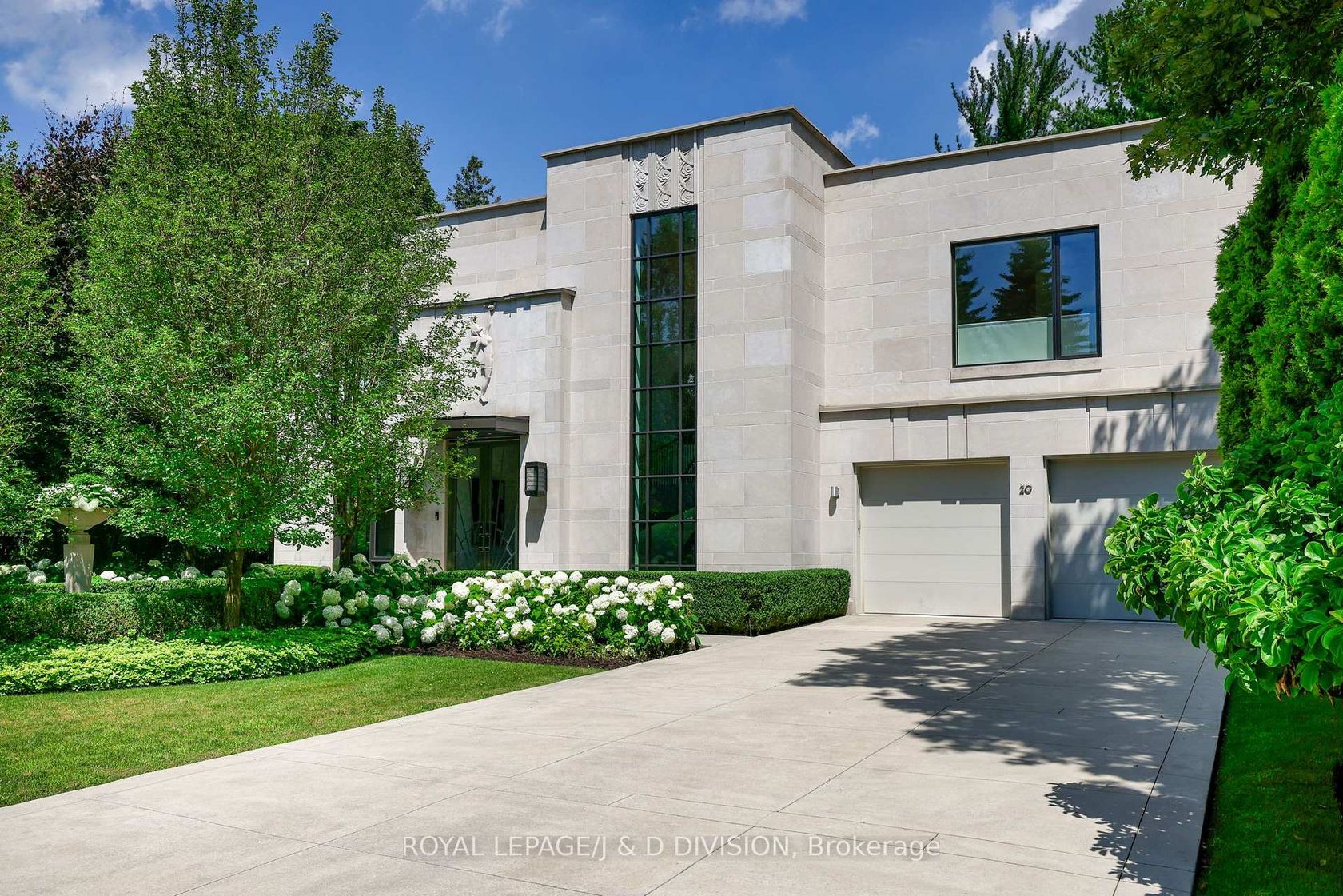 20 Forest Glen Crescent, York Mills, Toronto 