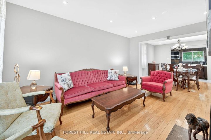 Photo 4 at 104 Armitage Drive, Central Newmarket, Newmarket