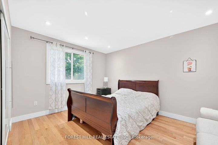 Photo 11 at 104 Armitage Drive, Central Newmarket, Newmarket