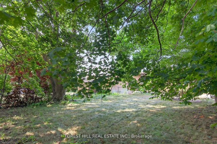 Photo 25 at 104 Armitage Drive, Central Newmarket, Newmarket