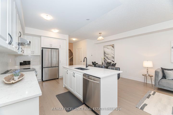 Photo 11 at 85 Bermondsey Way, Bram West, Brampton