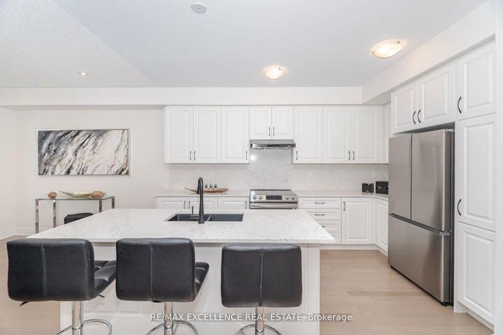 Photo 12 at 85 Bermondsey Way, Bram West, Brampton