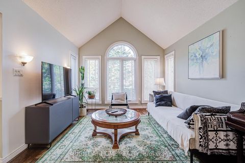 Photo 9 at 128 Carlyle Crescent, Aurora Highlands, Aurora