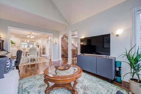 Photo 11 at 128 Carlyle Crescent, Aurora Highlands, Aurora