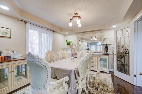 Photo 12 at 128 Carlyle Crescent, Aurora Highlands, Aurora