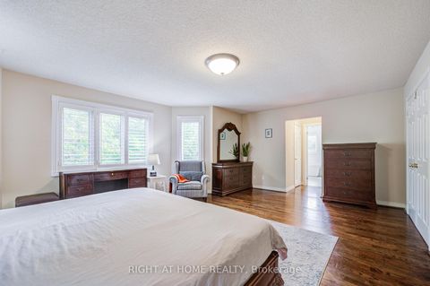 Photo 32 at 128 Carlyle Crescent, Aurora Highlands, Aurora