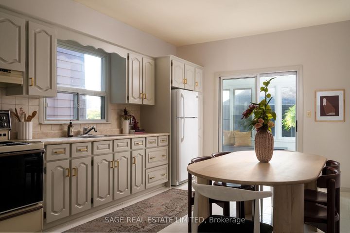 Photo 7 at 115 Niagara Street, Niagara, Toronto