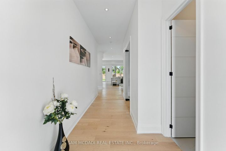 Photo 2 at 1037 Meredith Avenue, Lakeview, Mississauga