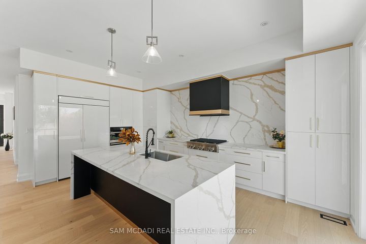 Photo 11 at 1037 Meredith Avenue, Lakeview, Mississauga
