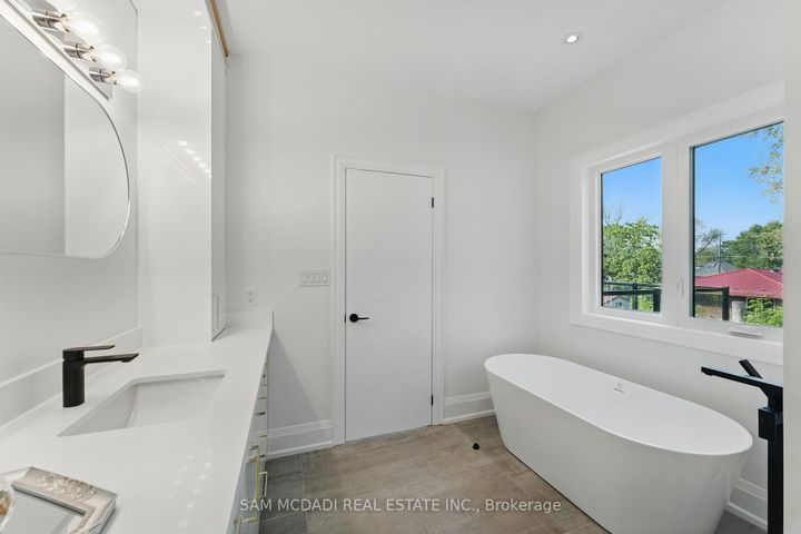 Photo 23 at 1037 Meredith Avenue, Lakeview, Mississauga