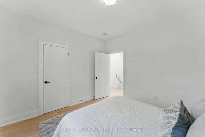 Photo 25 at 1037 Meredith Avenue, Lakeview, Mississauga
