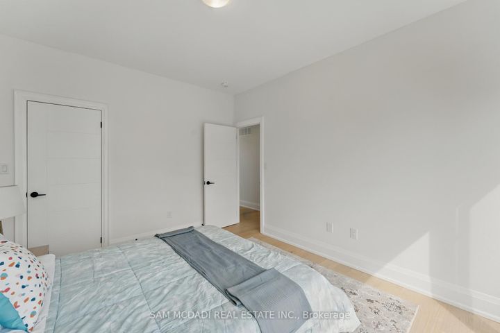 Photo 31 at 1037 Meredith Avenue, Lakeview, Mississauga