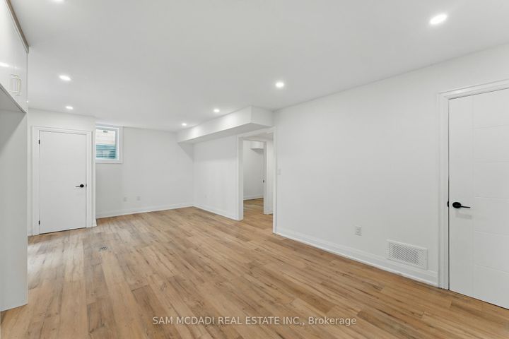 Photo 37 at 1037 Meredith Avenue, Lakeview, Mississauga