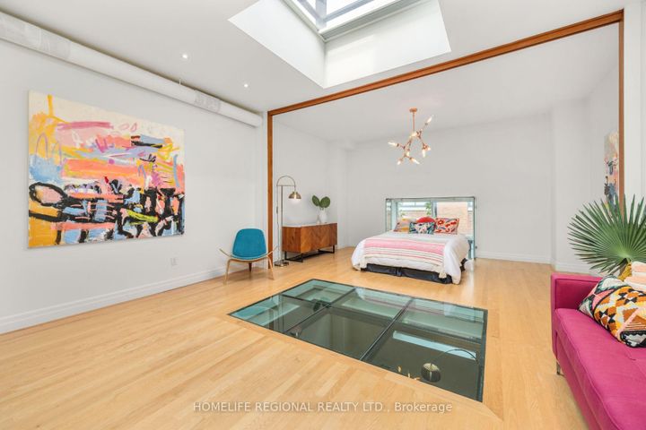 Photo 11 at 6 - 62 Claremont Street, Bellwoods, Toronto