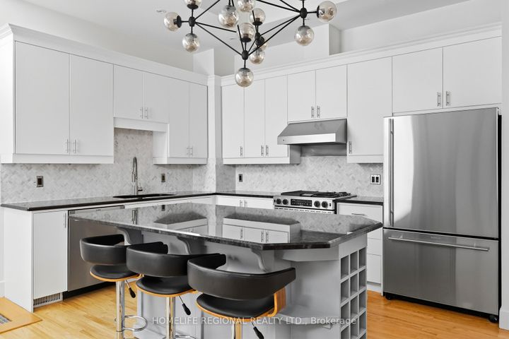Photo 38 at 6 - 62 Claremont Street, Bellwoods, Toronto