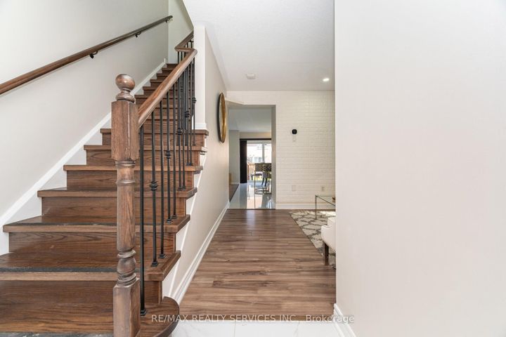 Photo 1 at 3 Napoleon Crescent, Bram East, Brampton