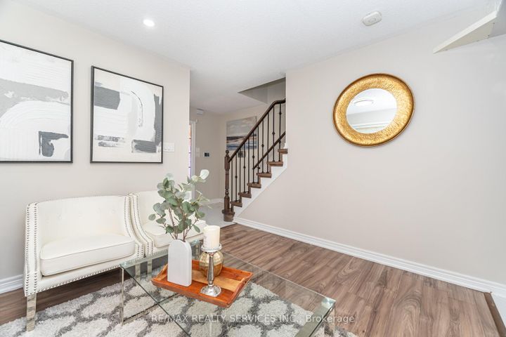 Photo 5 at 3 Napoleon Crescent, Bram East, Brampton