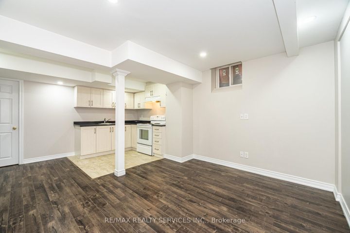 Photo 32 at 3 Napoleon Crescent, Bram East, Brampton