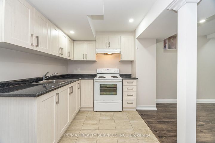 Photo 34 at 3 Napoleon Crescent, Bram East, Brampton