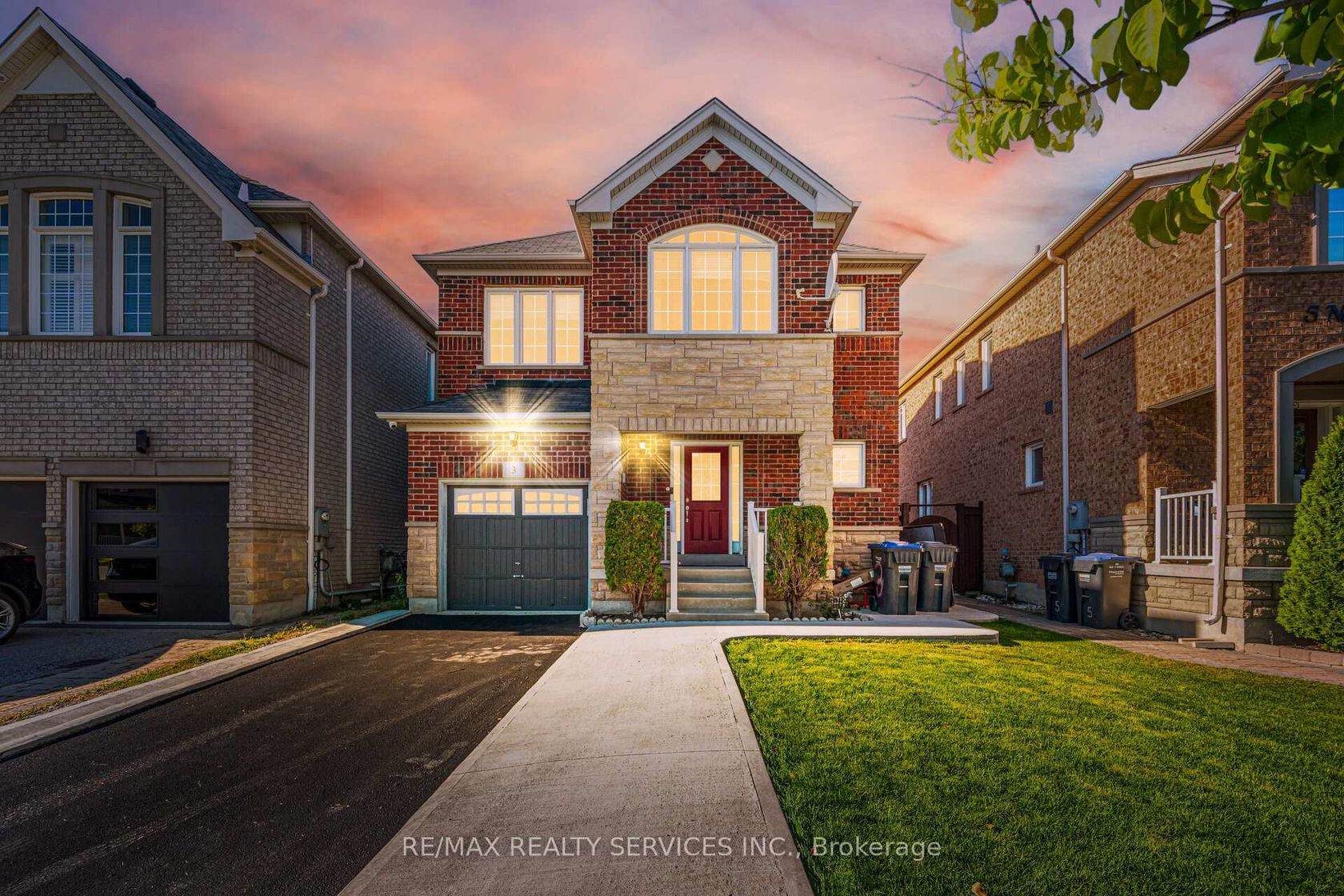 3 Napoleon Crescent, Bram East, Brampton 2