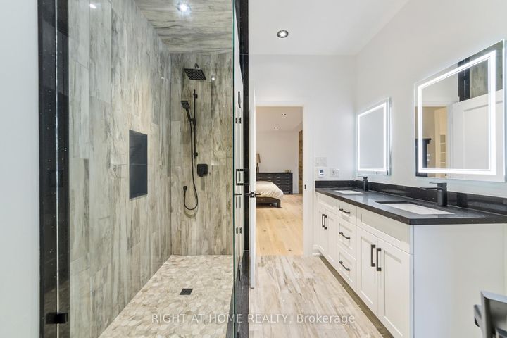Photo 12 at 515 Hamilton Drive, Ancaster, Hamilton