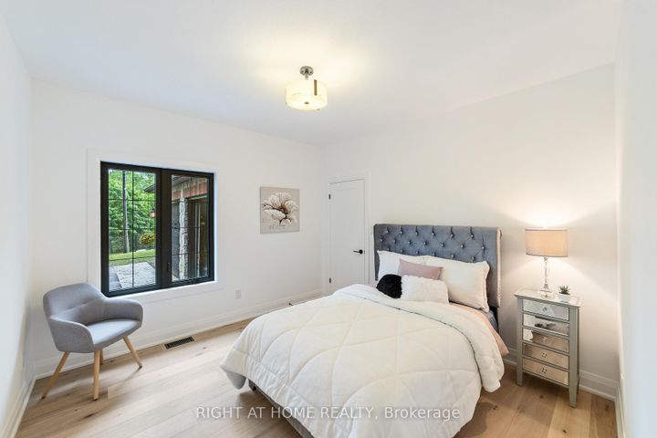 Photo 13 at 515 Hamilton Drive, Ancaster, Hamilton